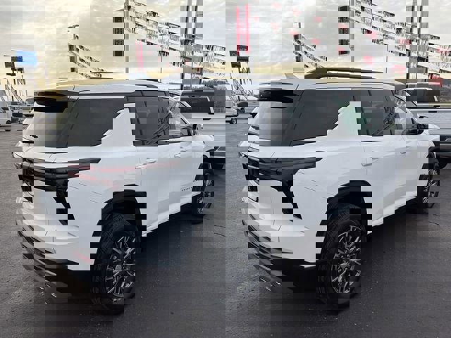 New 2026 Chevrolet Traverse LT image 4