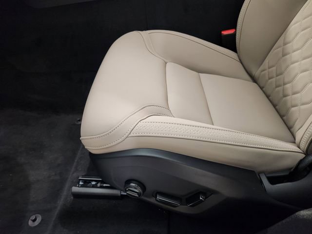 New 2026 Volvo XC60 B5 Plus w/ Protection Package Premier AWD/4WD image 25