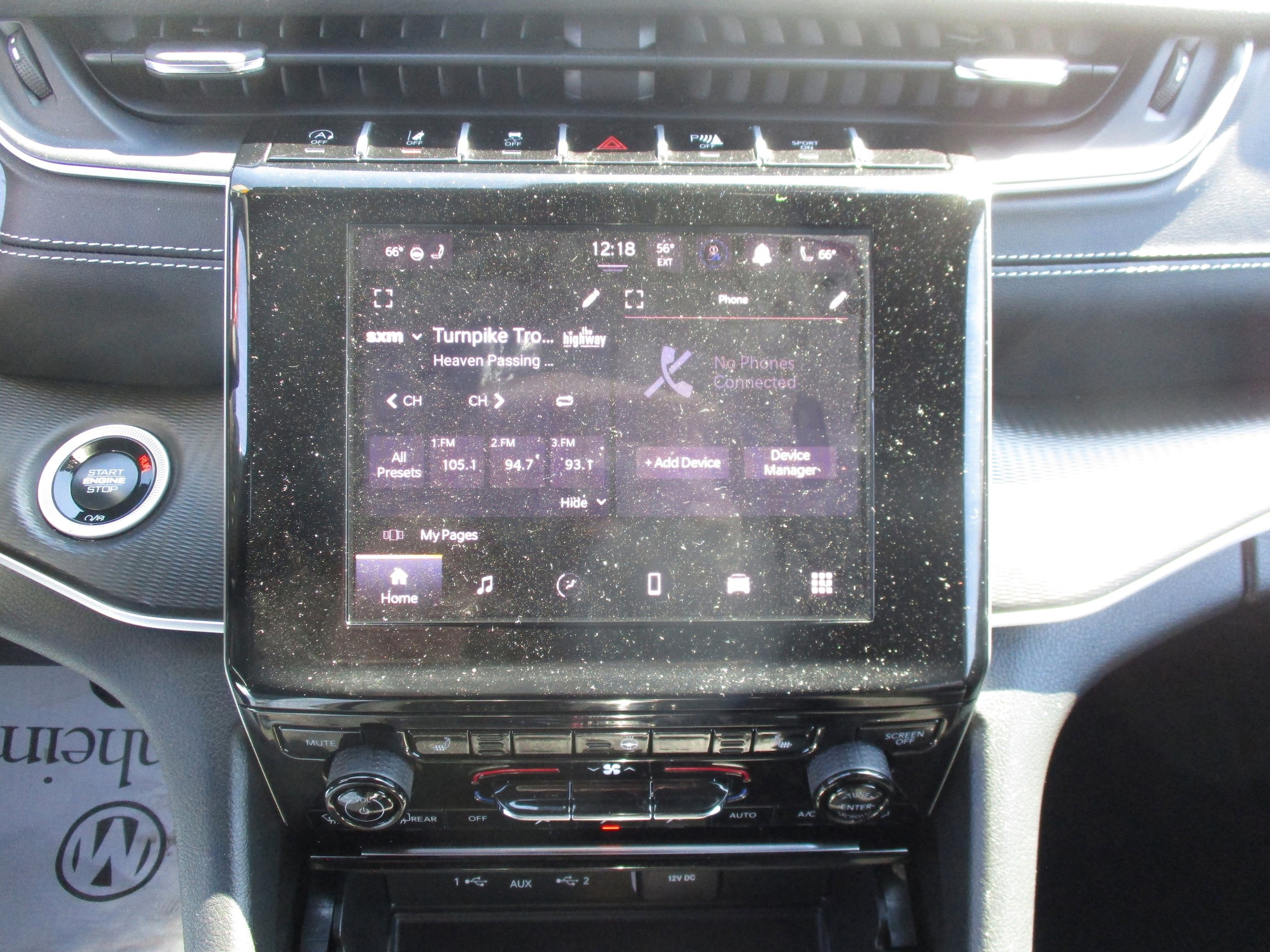 Used 2024 Jeep Grand Cherokee L Laredo w/ Luxury Tech Group I RWD image 12