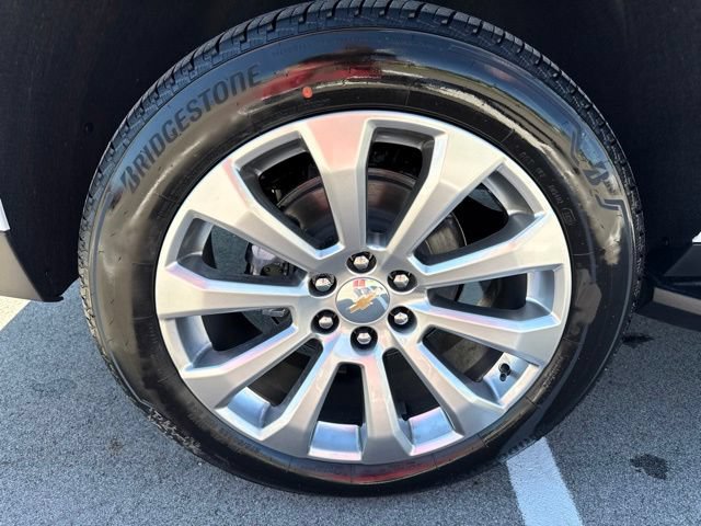 New 2026 Chevrolet Suburban Premier w/ Sun And Tow Package AWD/4WD image 11