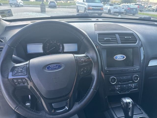 Used 2018 Ford Explorer XLT w/ Equipment Group 202A image 14