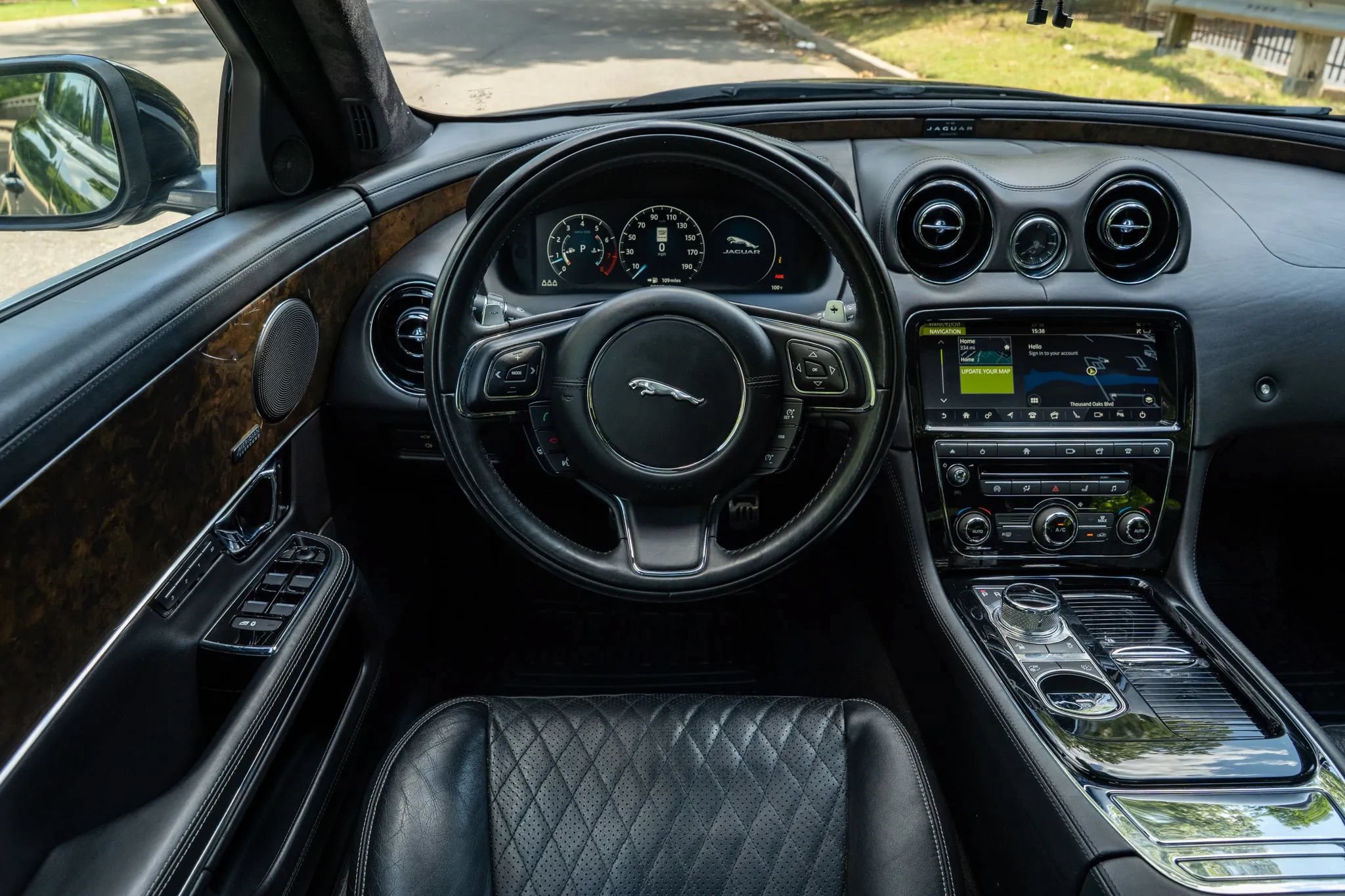 Used 2019 Jaguar XJ L Supercharged RWD image 18