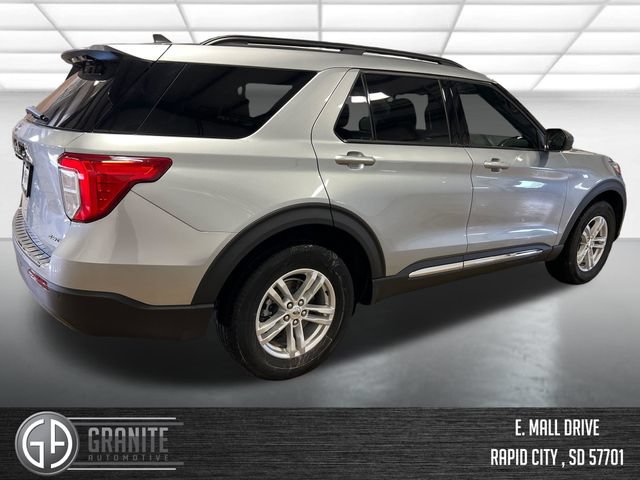 Used 2024 Ford Explorer XLT AWD/4WD image 5