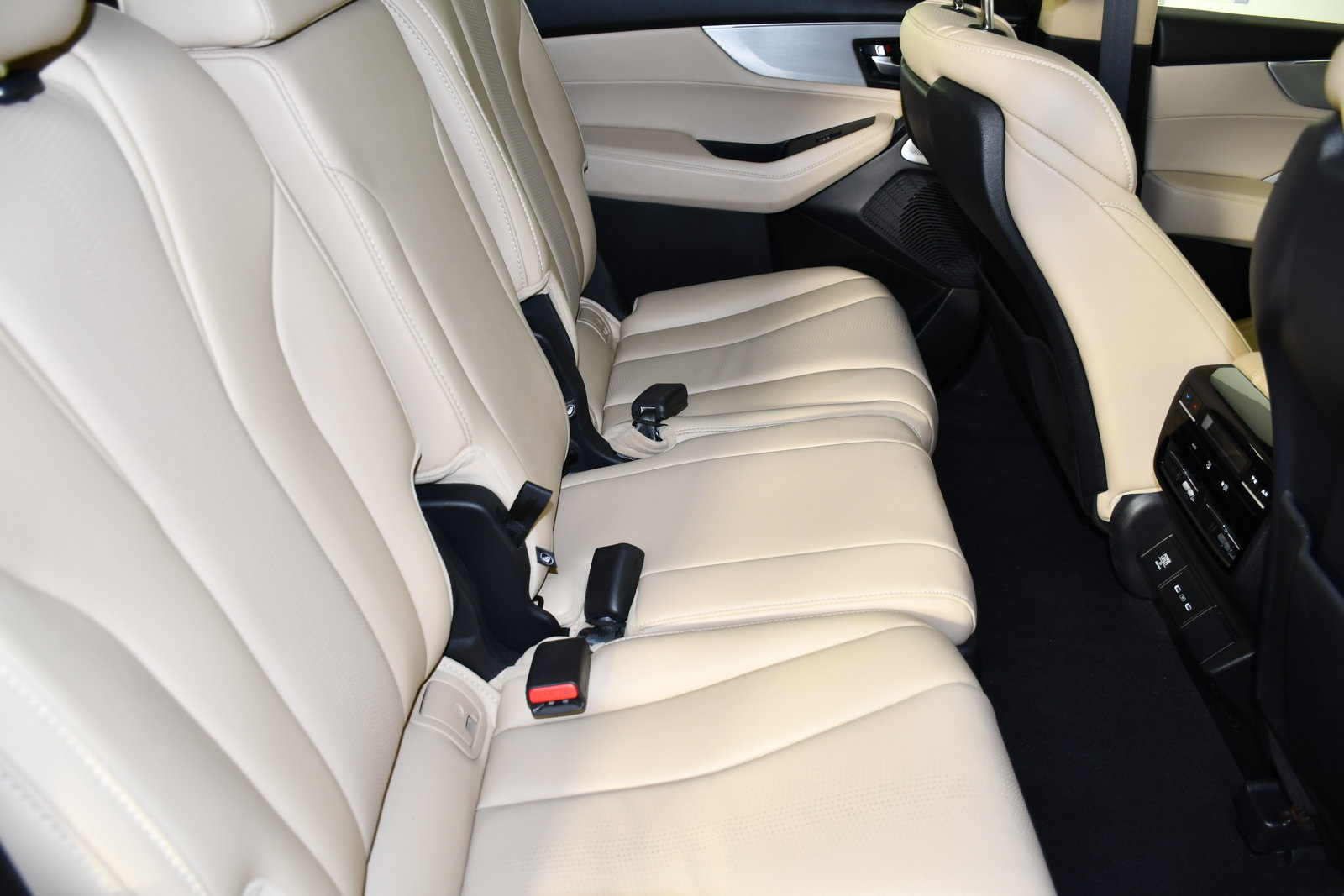 Certified 2025 Acura MDX SH-AWD w/ Technology Package image 45