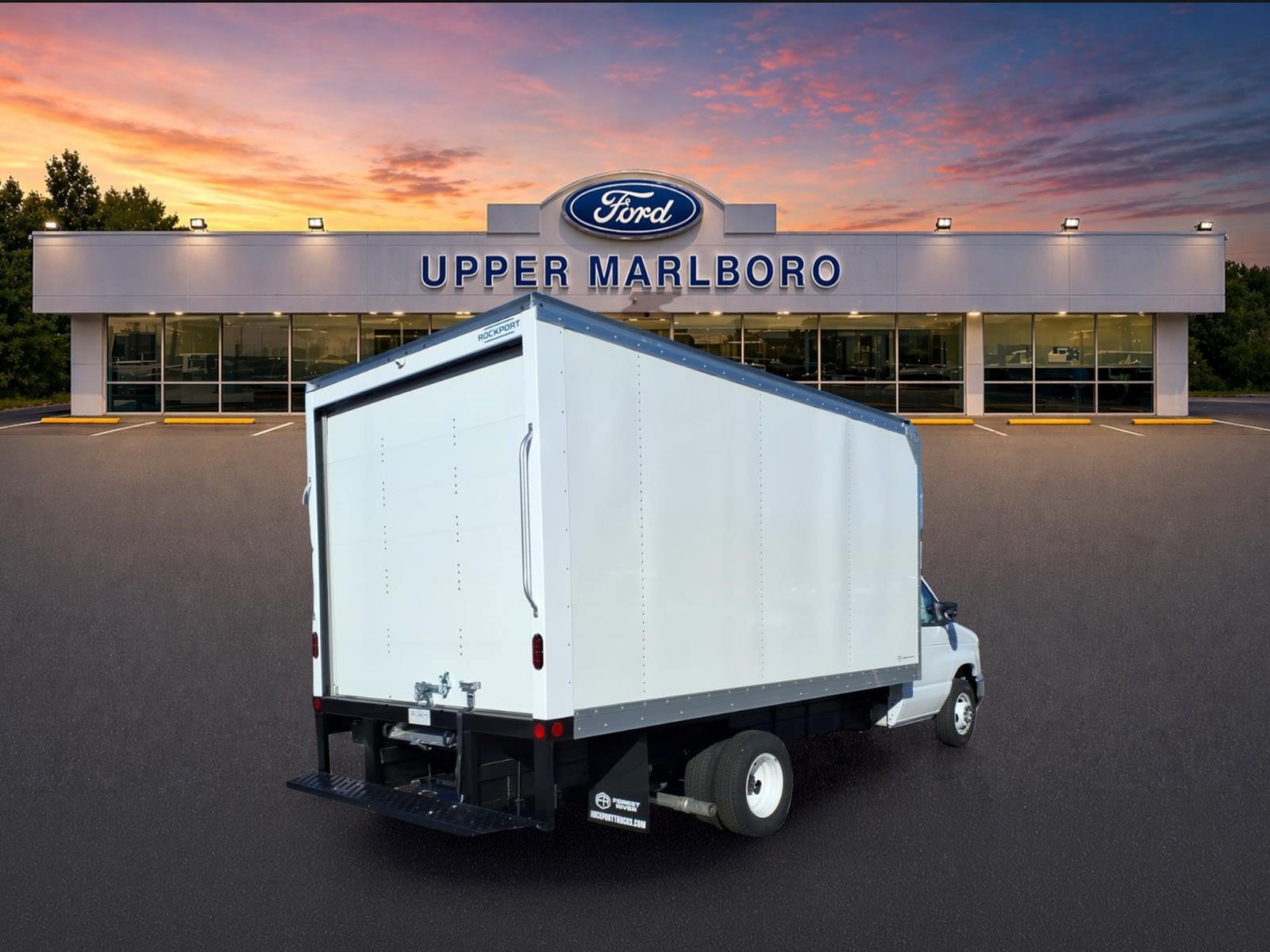 New 2027 Ford E-350 and Econoline 350 Super Duty w/ Power Equipment Group RWD image 8