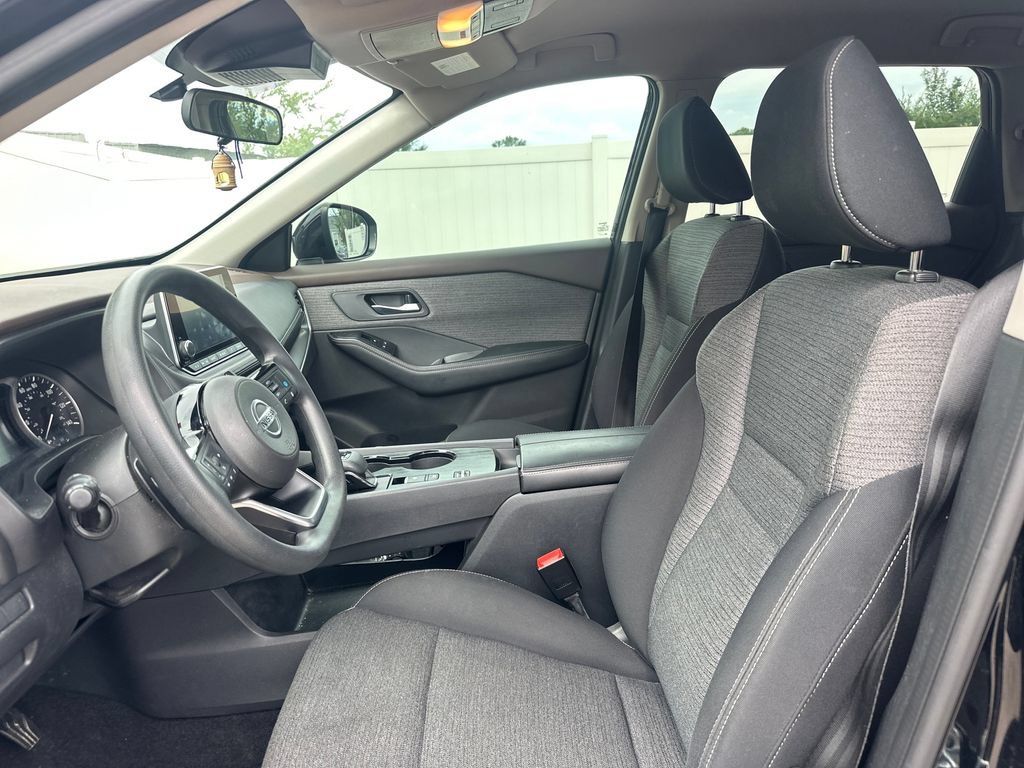 Used 2021 Nissan Rogue SV FWD image 11