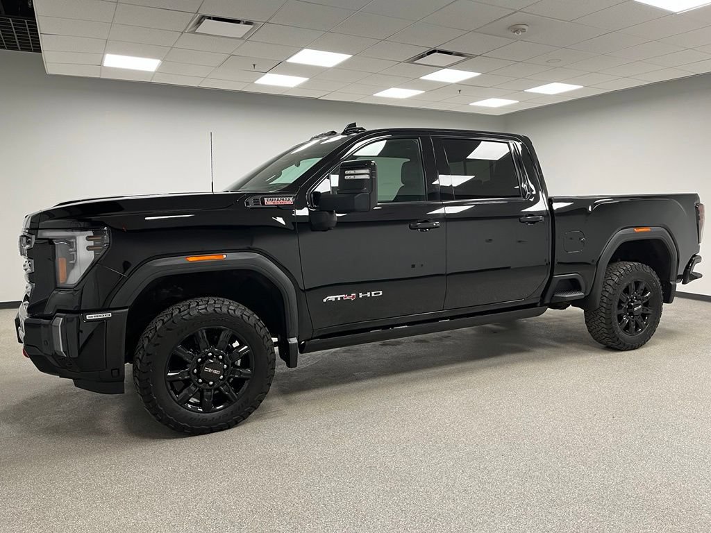 Used 2024 GMC Sierra 3500 AT4 w/ Technology Package AWD/4WD image 5