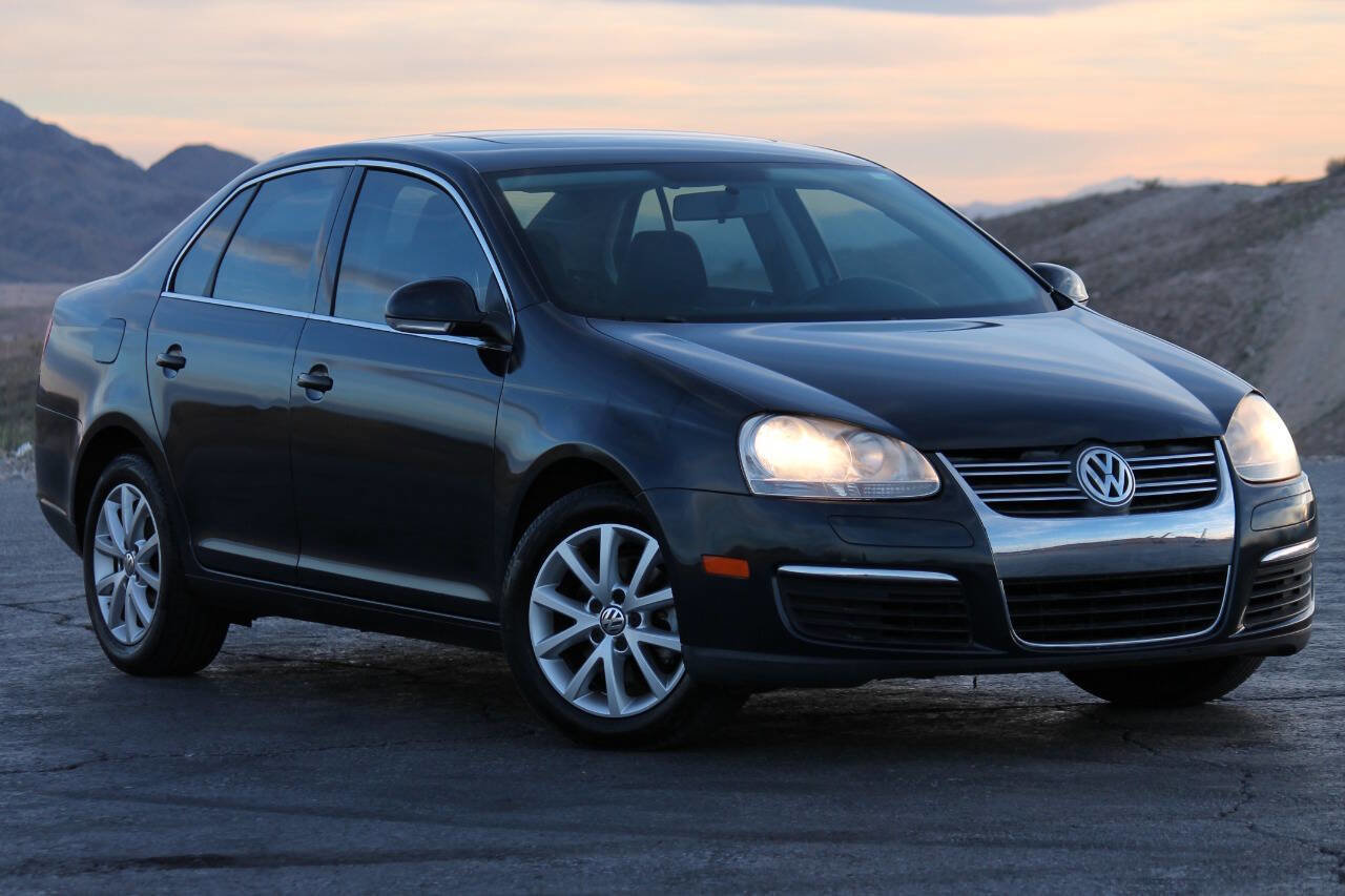 Used 2010 Volkswagen Jetta SE image 2