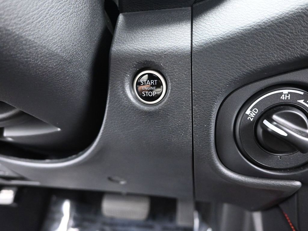 Used 2023 Nissan Frontier PRO-4X w/ Technology Package image 23