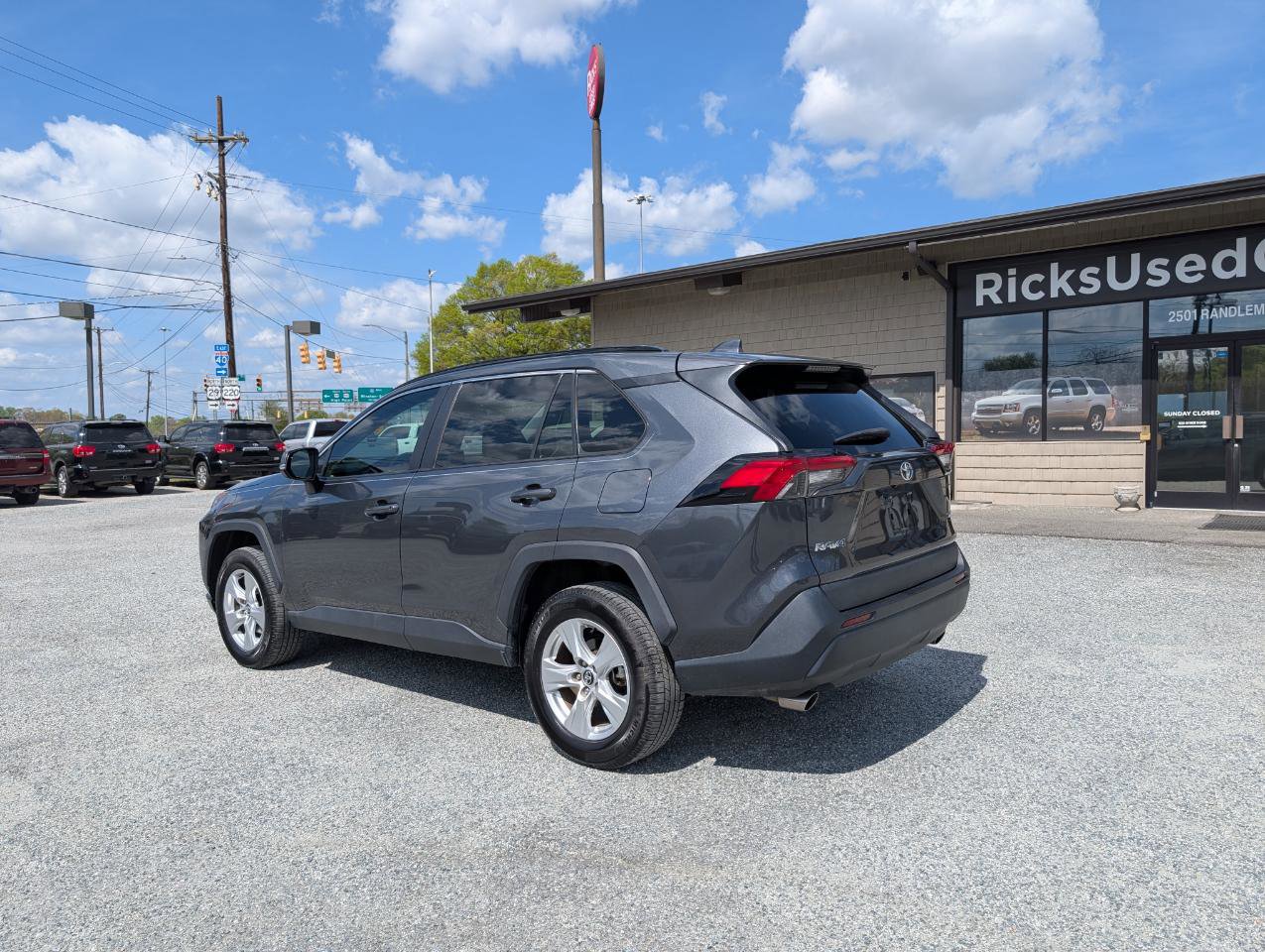 Used 2020 Toyota RAV4 XLE image 9