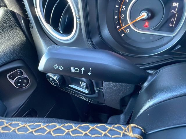 Used 2025 Jeep Gladiator Sport AWD/4WD image 23