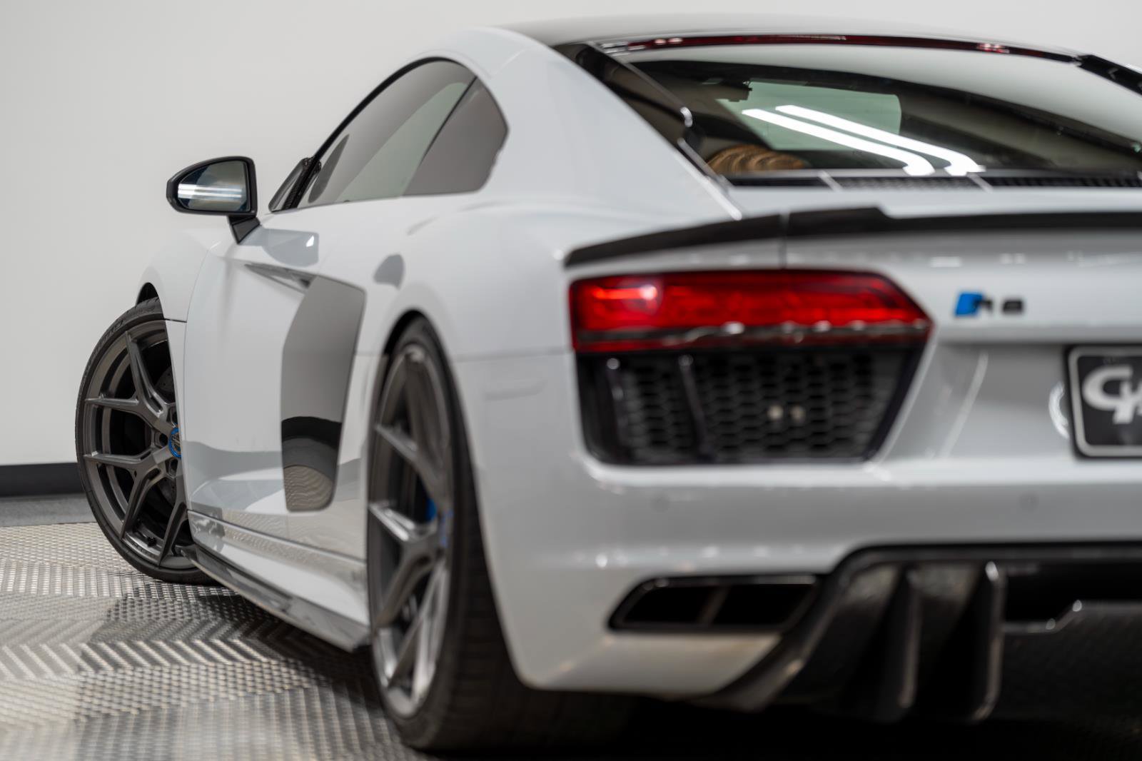 Used 2017 Audi R8 V10 plus w/ Full Leather Package image 41