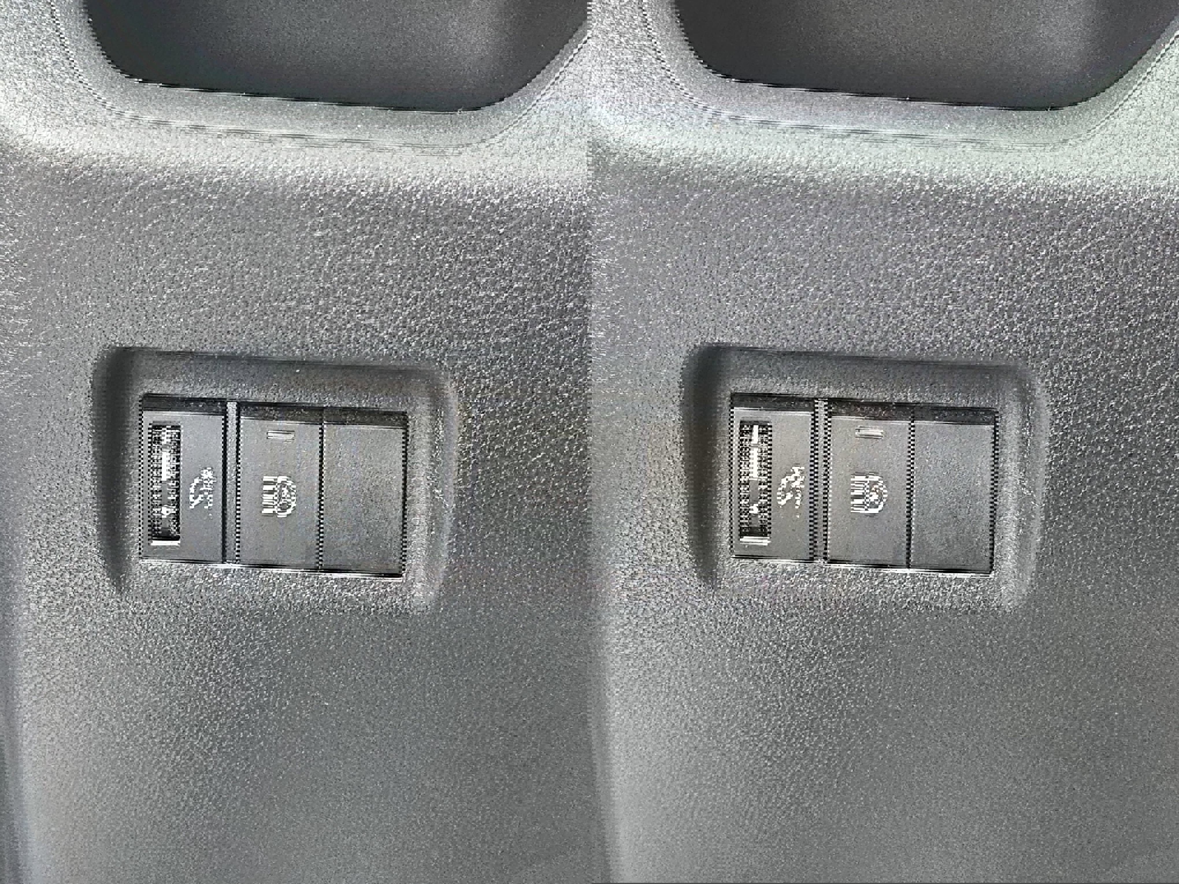 Used 2019 Toyota RAV4 LE image 24