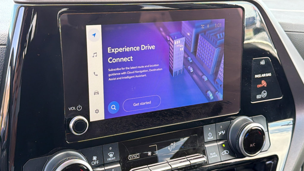 Used 2023 Toyota Highlander LE image 15