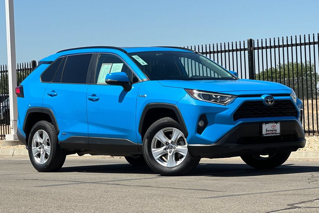 Certified 2021 Toyota RAV4 XLE w/ Convenience Package AWD/4WD image 2