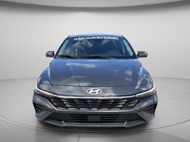 Used 2024 Hyundai Elantra Limited FWD image 9