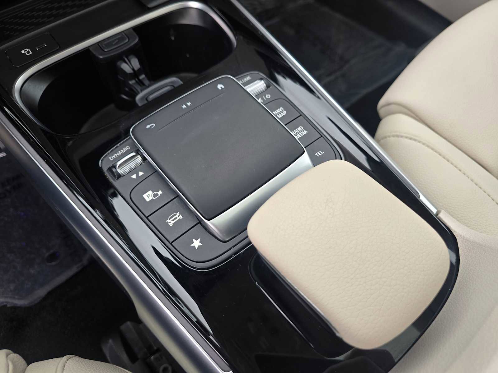 Used 2023 Mercedes-Benz EQB 300 4MATIC image 37