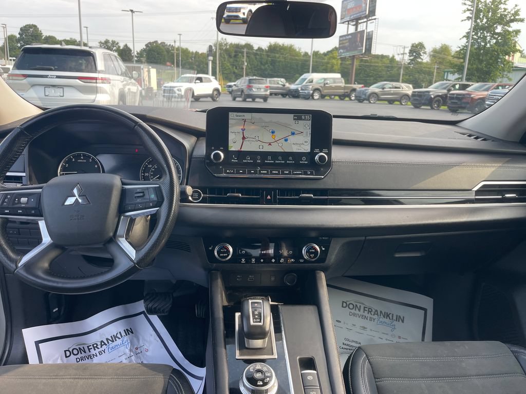 Used 2024 Mitsubishi Outlander SE AWD/4WD image 15