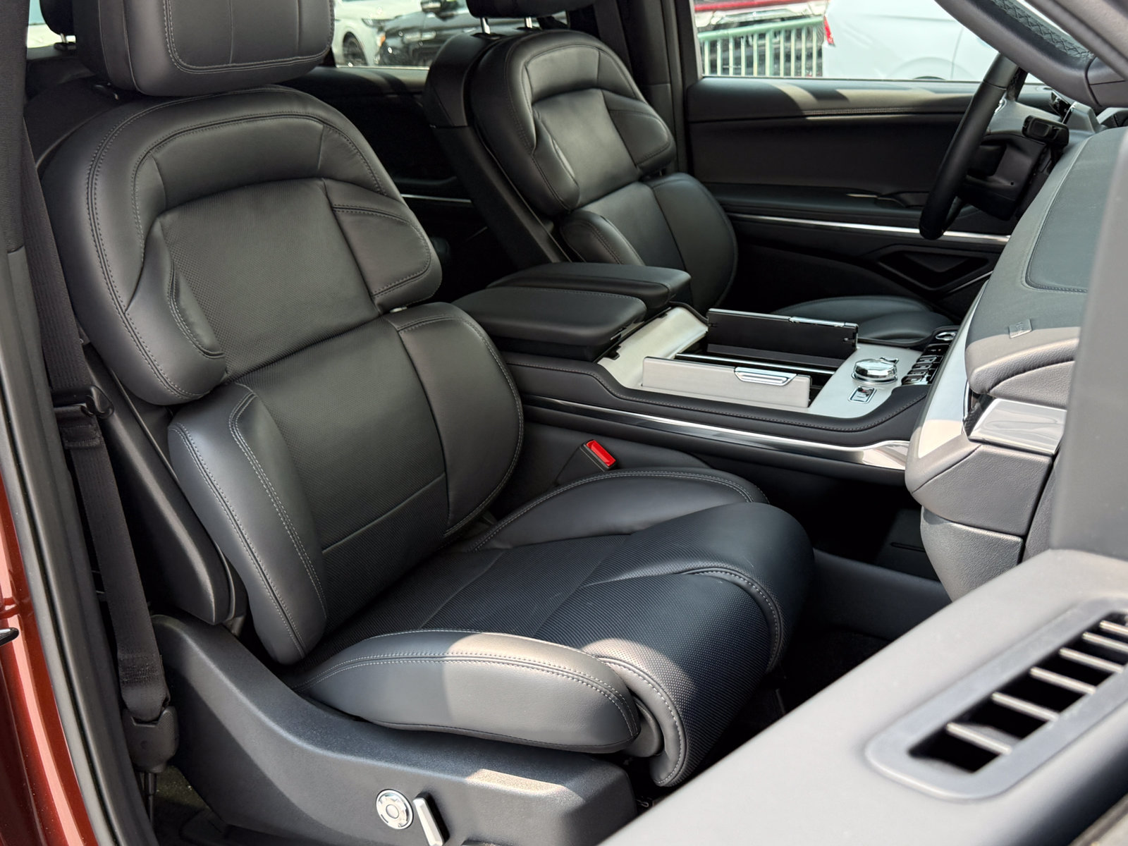 New 2027 Lincoln Navigator L Reserve w/ Jet Appearance Package AWD/4WD image 15
