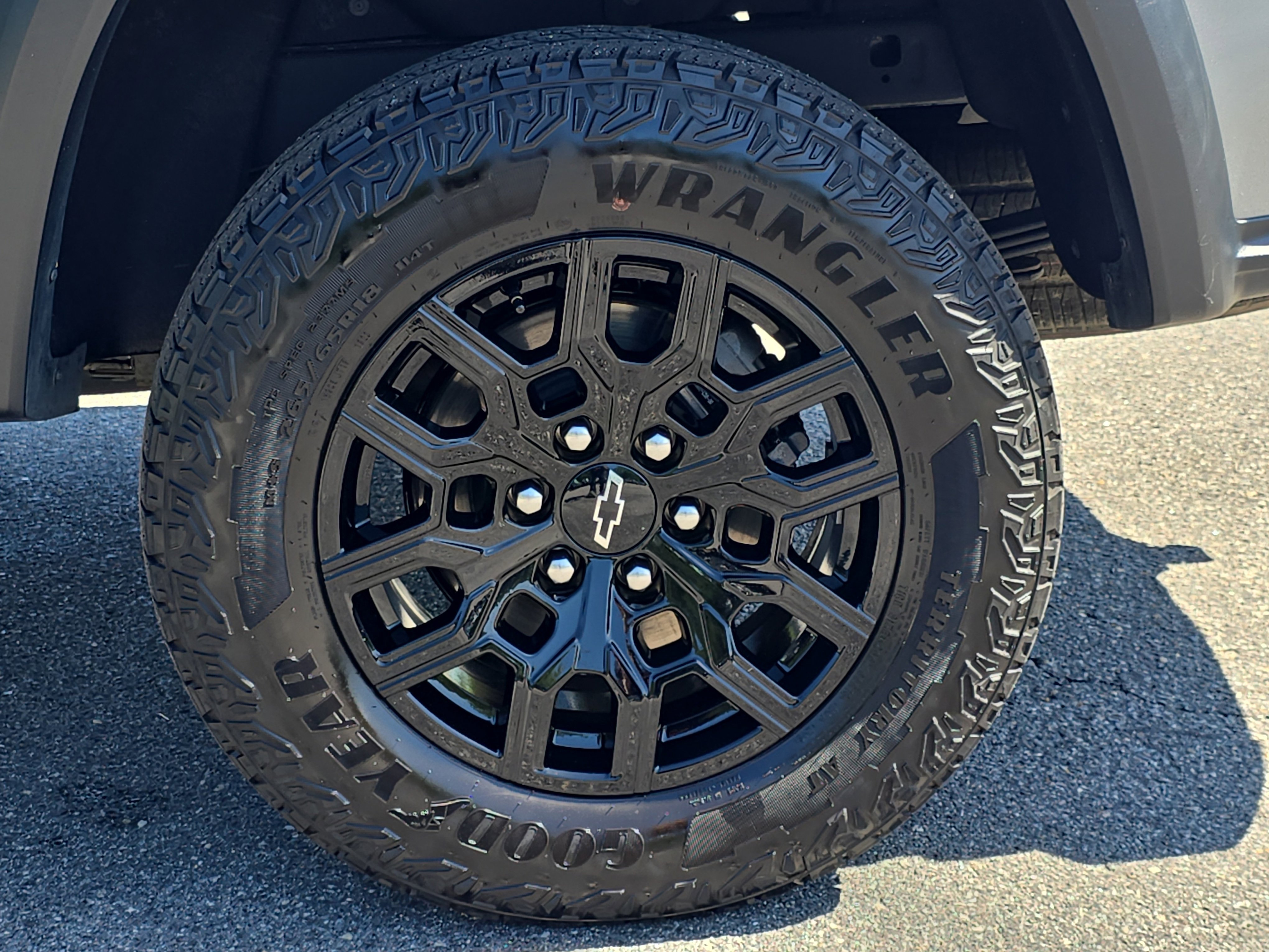 Used 2023 Chevrolet Colorado Trail Boss w/ Technology Package AWD/4WD image 33