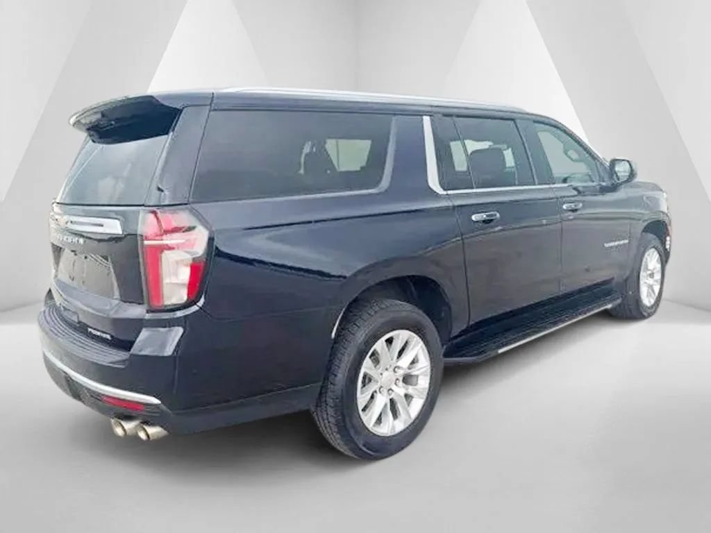 Used 2024 Chevrolet Suburban Premier AWD/4WD image 7