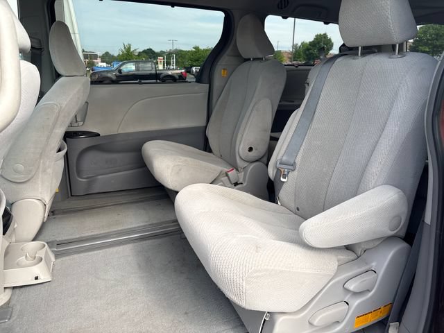 Used 2012 Toyota Sienna LE FWD image 11