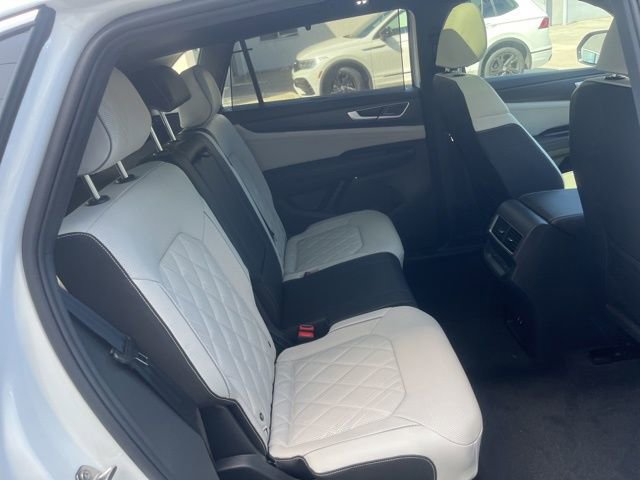 New 2026 Volkswagen Atlas Cross Sport SEL Premium R-Line image 32