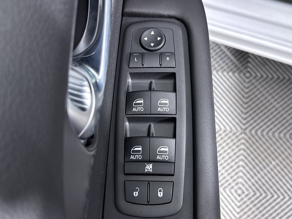 New 2026 Chrysler Voyager LX FWD image 26