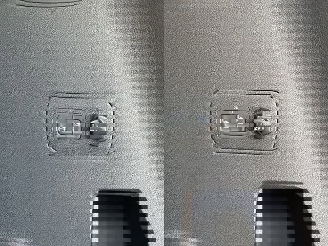 Used 2023 Hyundai Santa Fe SEL w/ Premium Package image 17