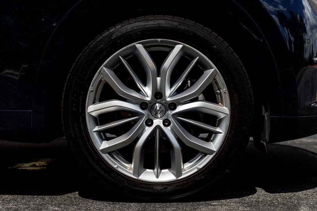 Certified 2022 Maserati Levante GT image 16