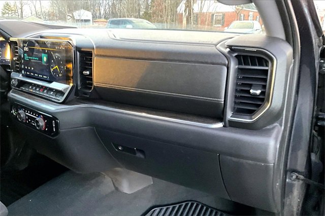 Used 2023 Chevrolet Silverado 1500 LT image 23