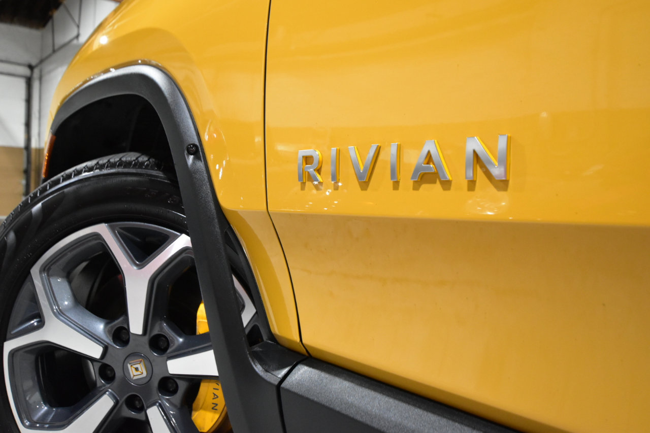 Used 2022 Rivian R1T Adventure image 7