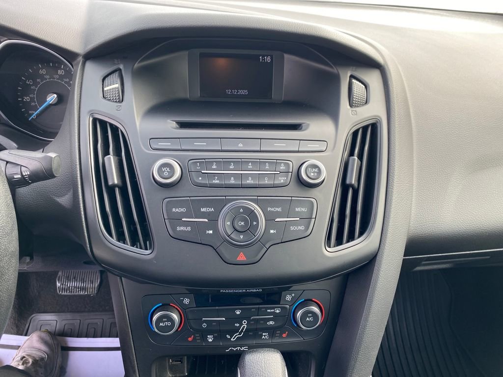 Used 2017 Ford Focus SE image 26
