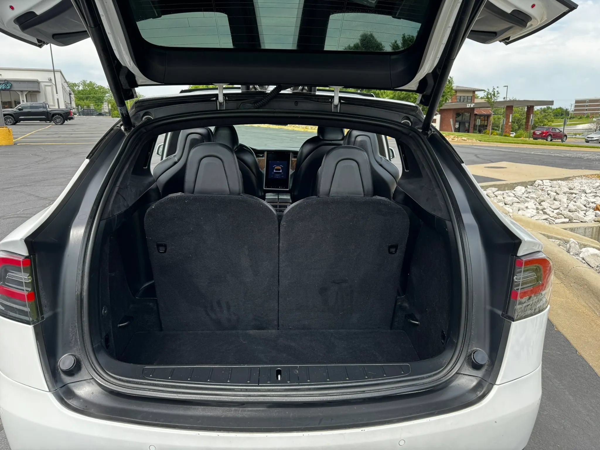 Used 2020 Tesla Model X Long Range AWD/4WD image 14