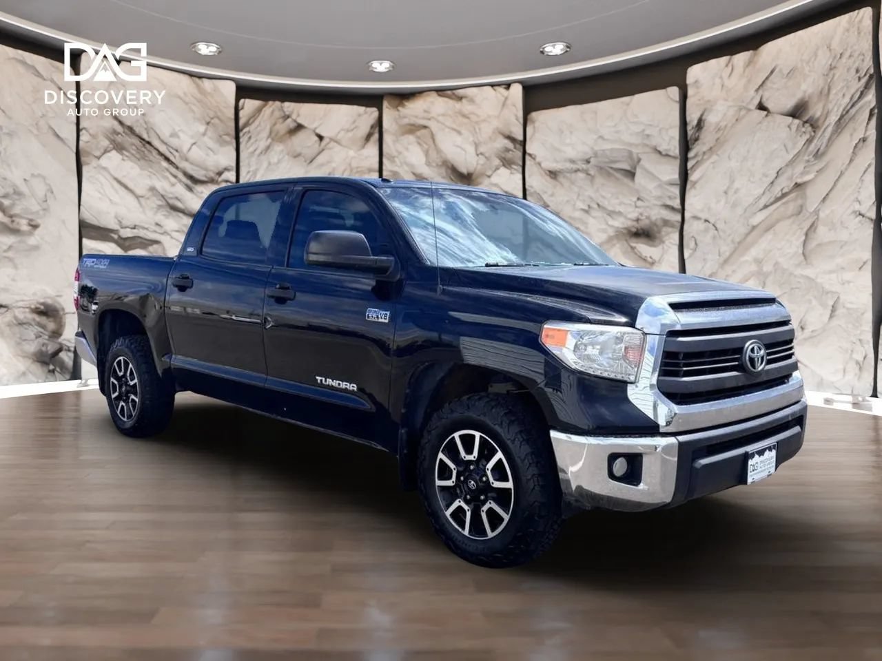 Used 2015 Toyota Tundra SR5 w/ TRD Off Road Package AWD/4WD image 4