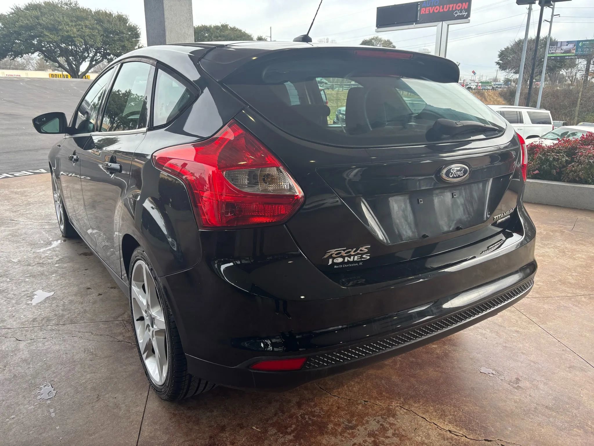 Used 2012 Ford Focus Titanium w/ Titanium Handling Pkg image 4