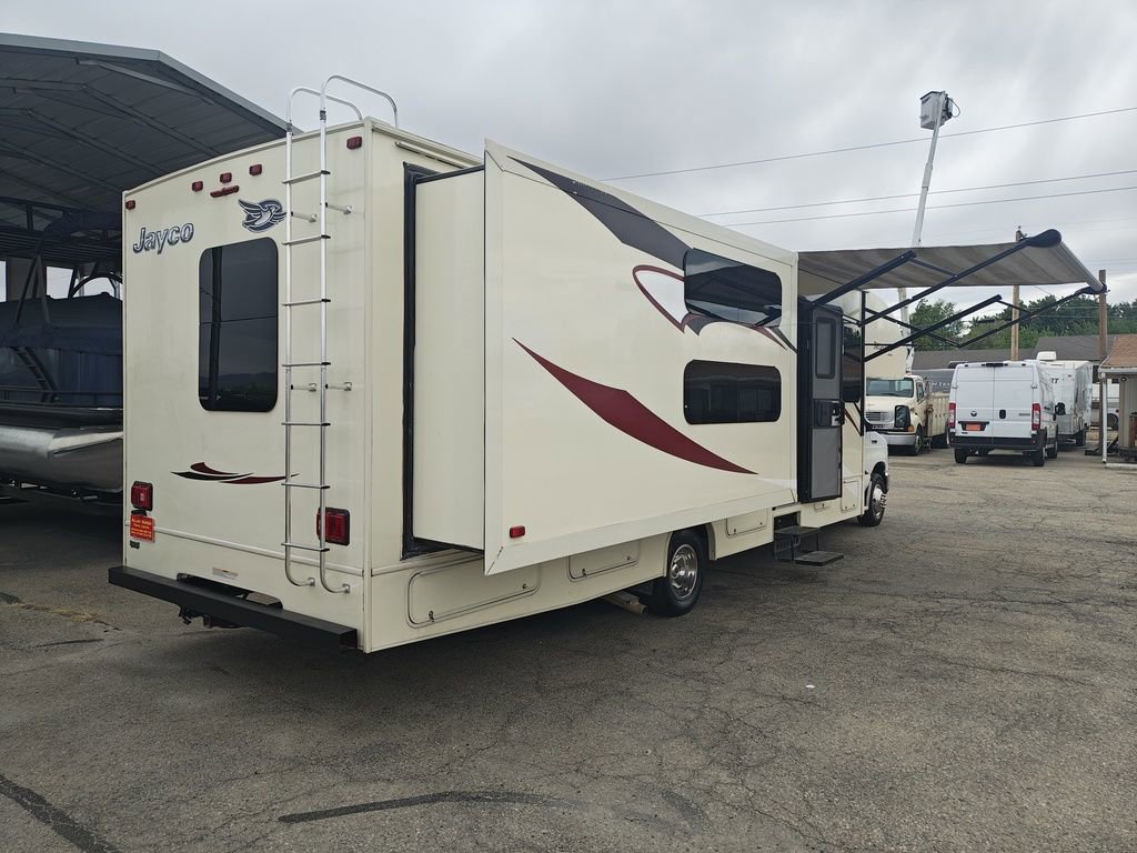 Used 2016 Ford E-450 and Econoline 450 Super Duty w/ Motorhome Prep Package image 32