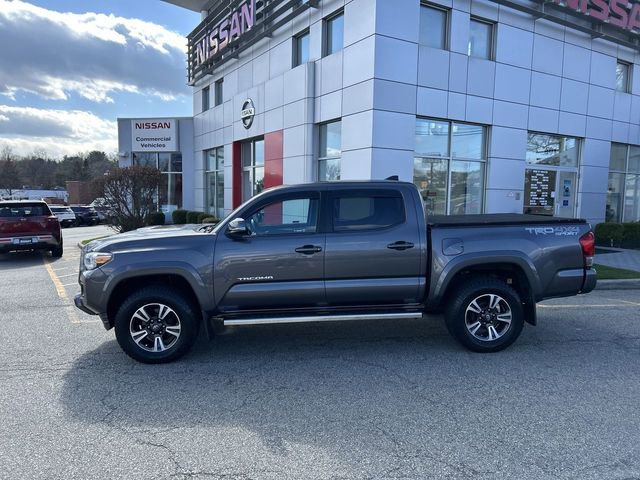 Used 2016 Toyota Tacoma TRD Sport image 5