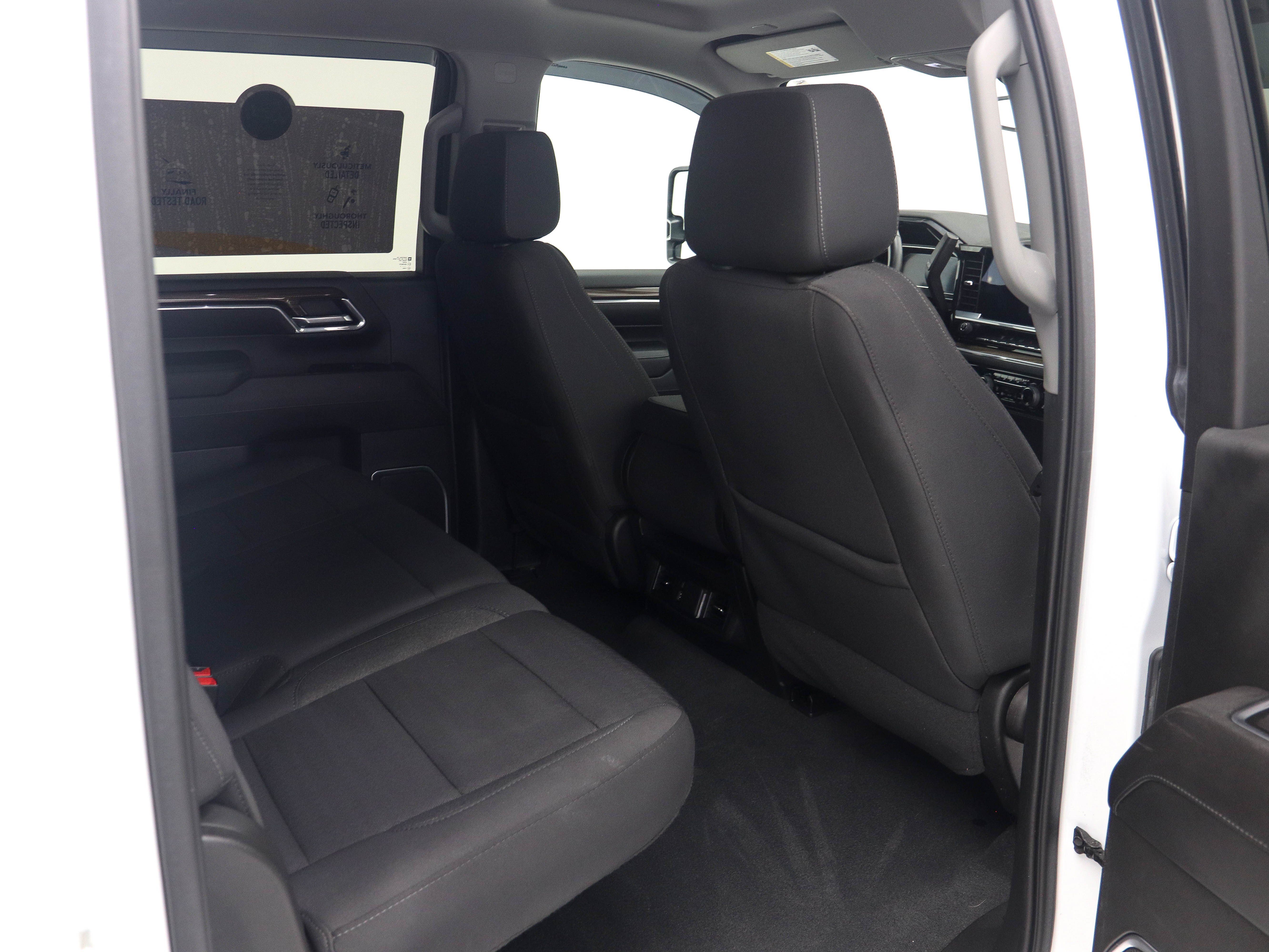Used 2024 Chevrolet Silverado 2500 LT AWD/4WD image 14