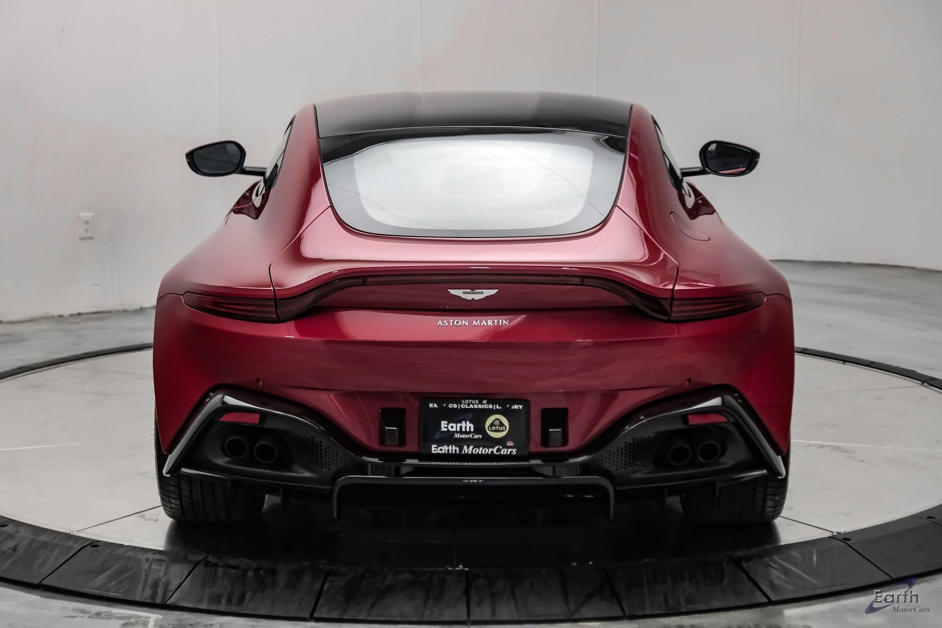 Used 2019 Aston Martin V8 Vantage Coupe RWD image 16