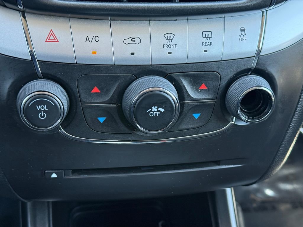 Used 2018 Dodge Journey SE w/ Blacktop Package FWD image 16