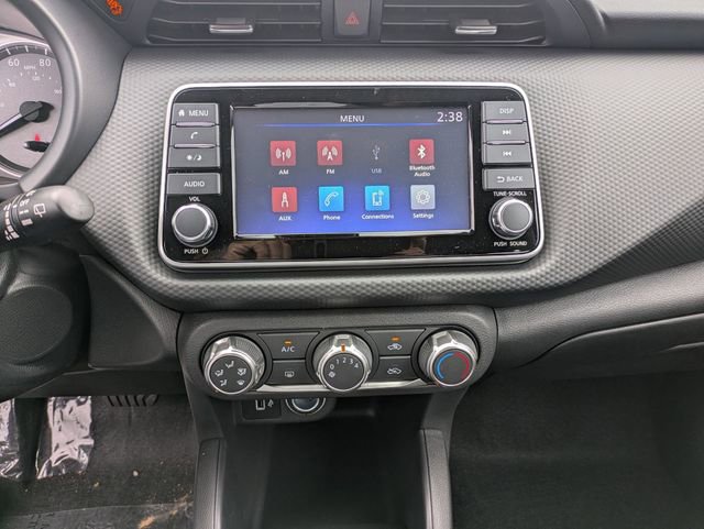 New 2025 Nissan Kicks Play S FWD image 18