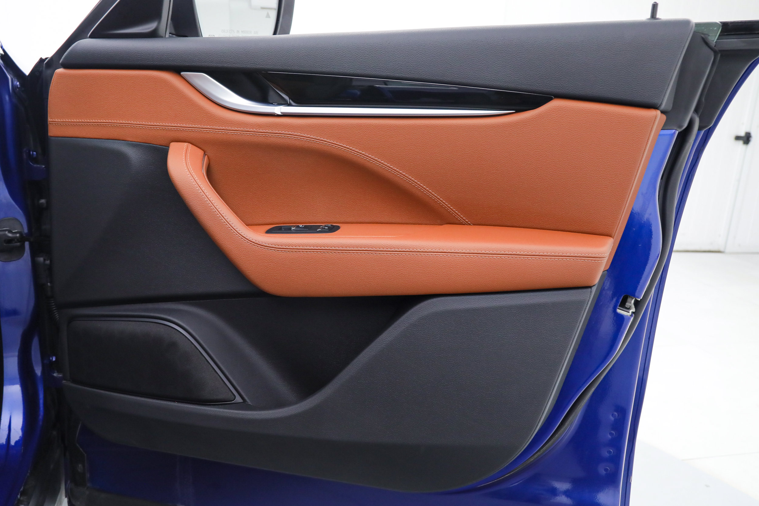 Certified 2023 Maserati Levante GT AWD/4WD image 11