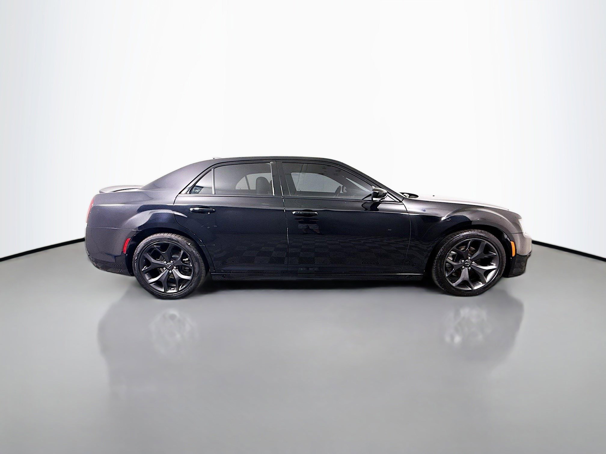 Used 2022 Chrysler 300 S w/ Comfort Group RWD image 11
