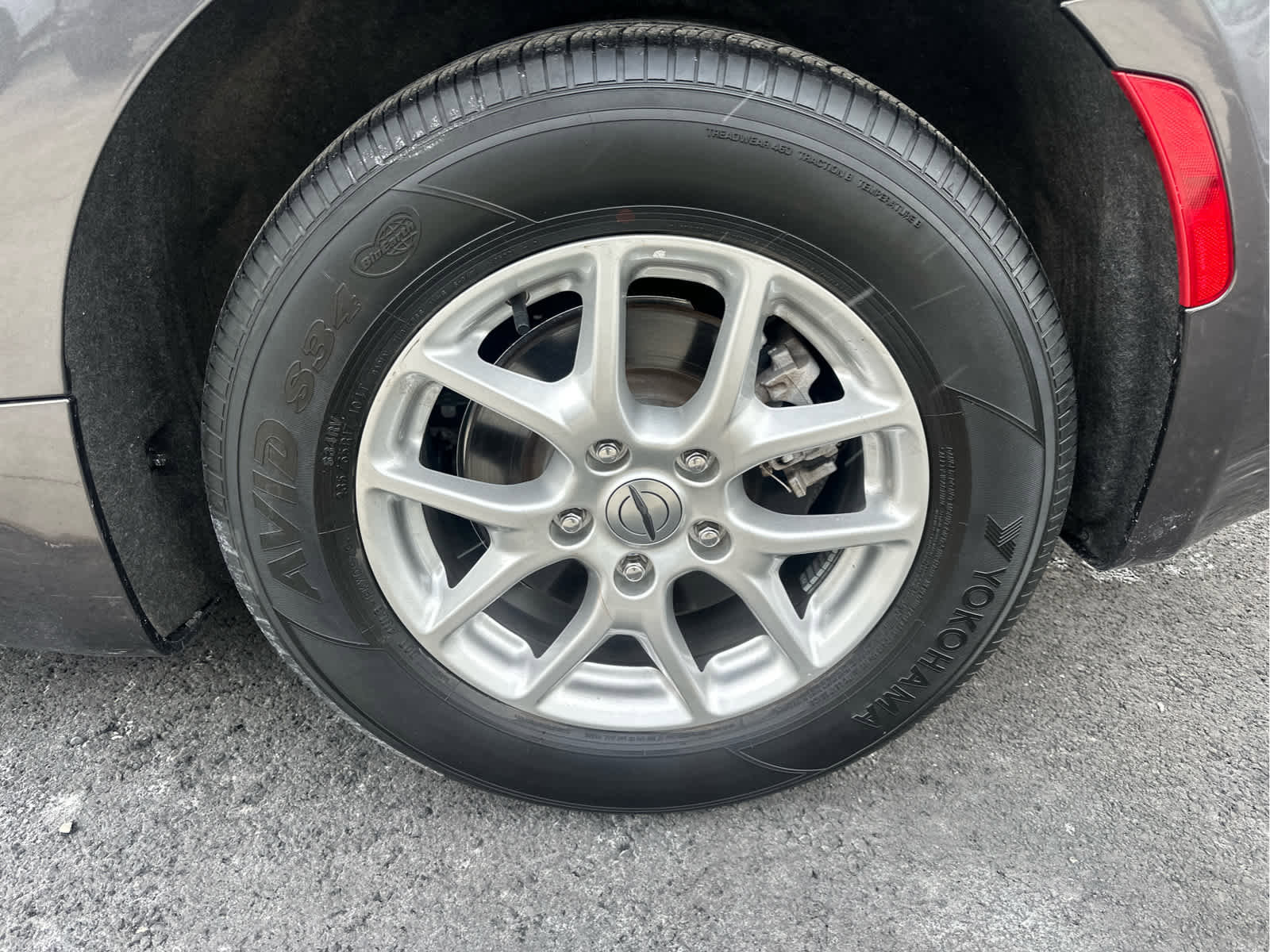 Used 2023 Chrysler Voyager LX image 12