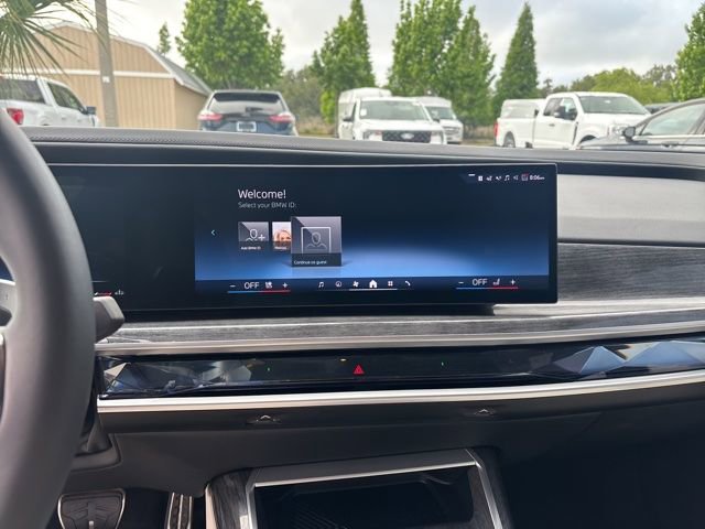 Used 2023 BMW 760i xDrive AWD/4WD image 12