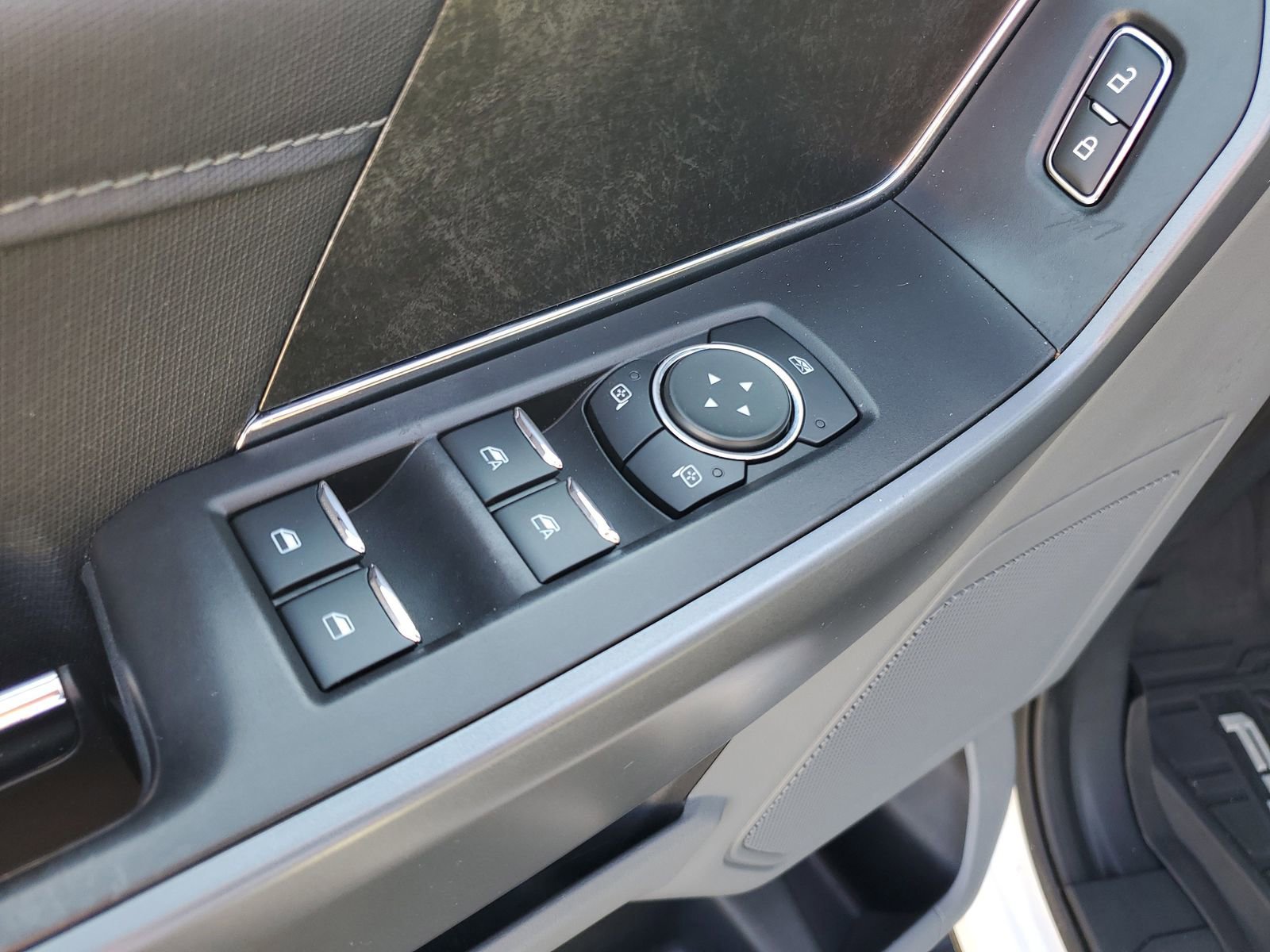 Used 2022 Ford F150 XLT w/ Equipment Group 302A High image 9