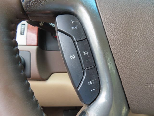 Used 2008 GMC Yukon SLT w/ SLT Preferred Equipment Group AWD/4WD image 29