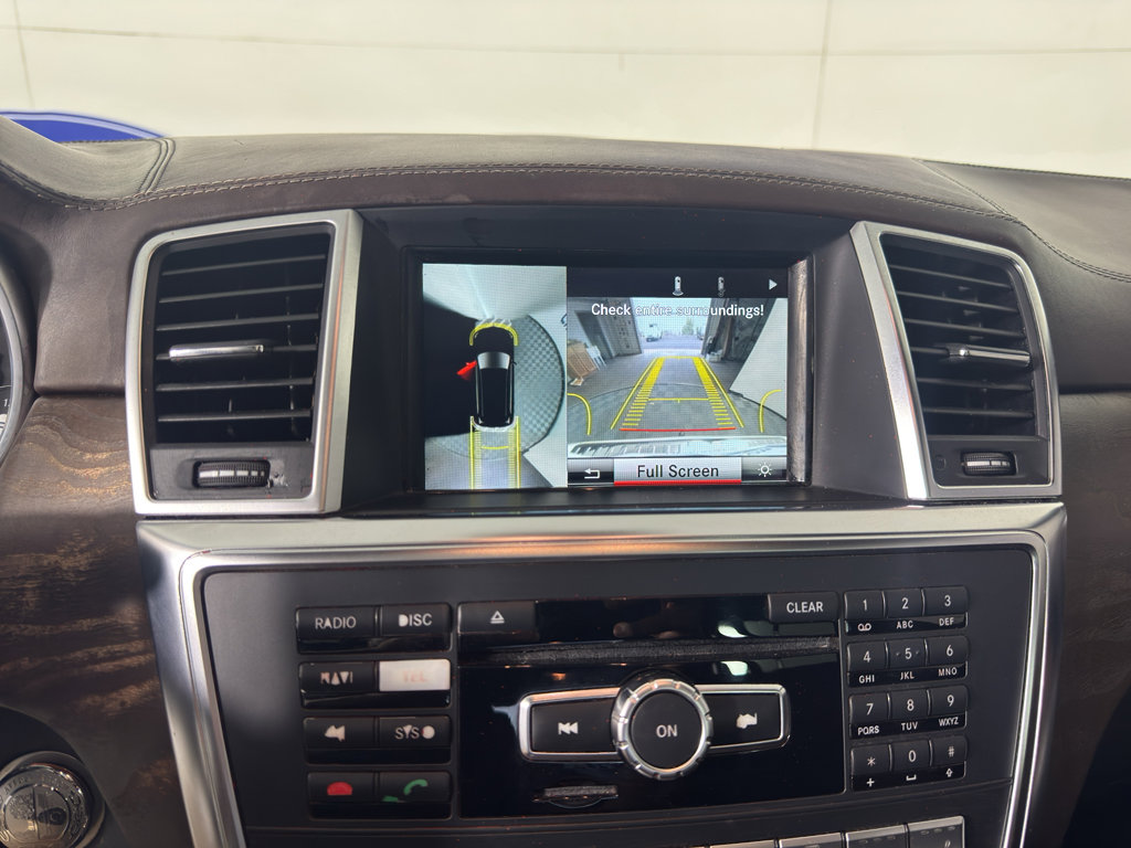 Used 2015 Mercedes-Benz GL 550 4MATIC image 28