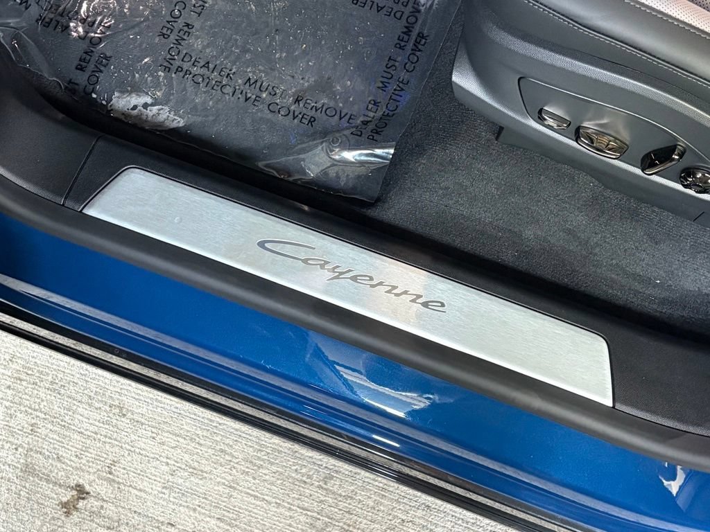 New 2026 Porsche Cayenne Electric AWD/4WD image 22